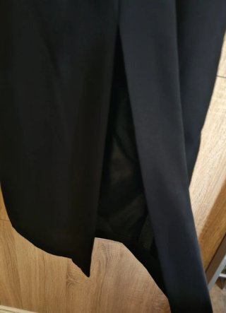 Vestido Negro con Encaje Blanco