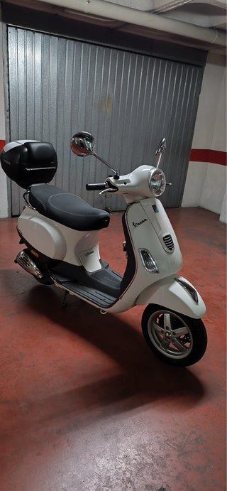 Vespa Piaggio LX50 2T, Blanca
