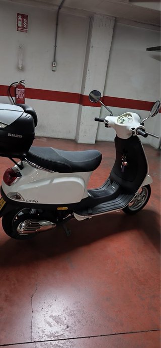 Vespa Piaggio LX50 2T, Blanca