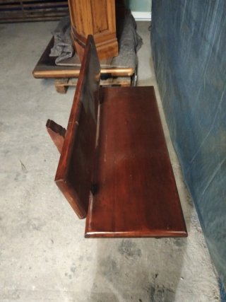 Bancos de madera rústicos