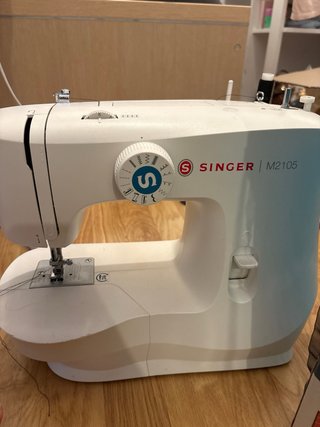 Máquina de coser Singer M2105