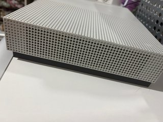 Xbox One S Blanca + Funda y Mando
