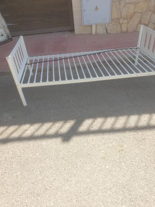 Cama litera metálica blanca