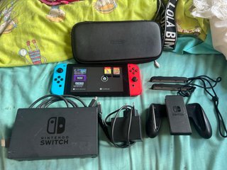 Nintendo Switch Completa + 2 Juegos
