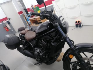 Honda CMX Rebel 1100 DCT Negra y Marrón