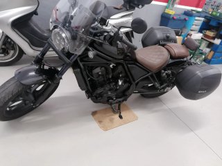 Honda CMX Rebel 1100 DCT Negra y Marrón