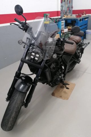 Honda CMX Rebel 1100 DCT Negra y Marrón