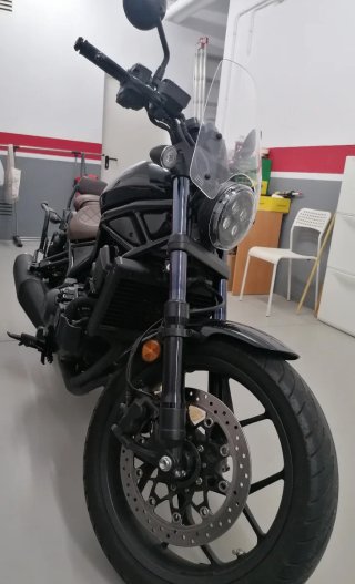 Honda CMX Rebel 1100 DCT Negra y Marrón
