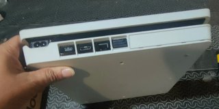 PS4 Slim 1TB Blanca + Mando
