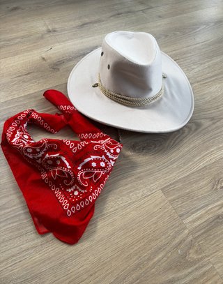 Disfraz sombrero cowboy beige y pañuelo rojo