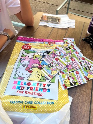 Vendo Cromos Hello Kitty Panini