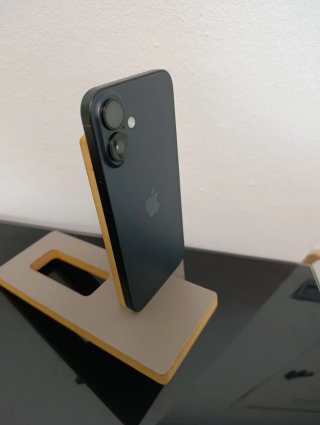 iPhone 16 Plus Negro - Cómo Nuevo Batería 93%