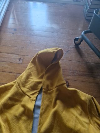 Casaco Amarelo Quentinho com Capuz