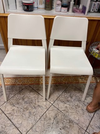 Juego de 4 Sillas Blancas 8€ cada una