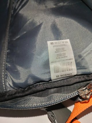 Mochila senderismo negra y azul
