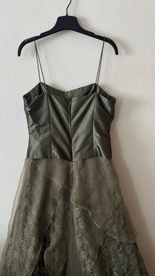 Vestido largo fiesta verde con pedrería