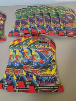 Lote 26 sobres Pokémon