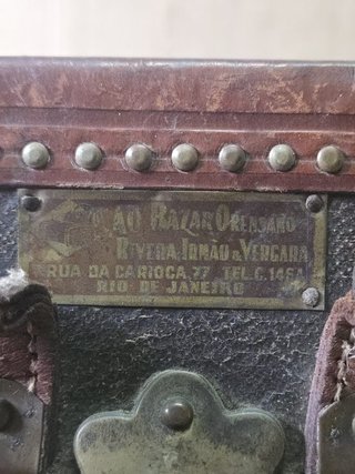 Baú de viagem (mala de navio/steamer trunk)