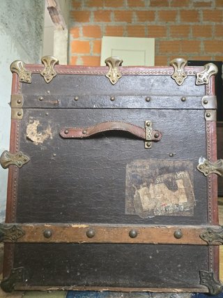 Baú de viagem (mala de navio/steamer trunk)