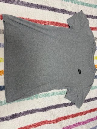 Camiseta Nike Gris
