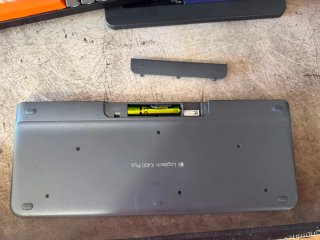 Logitech K400 Plus Teclado Inalámbrico