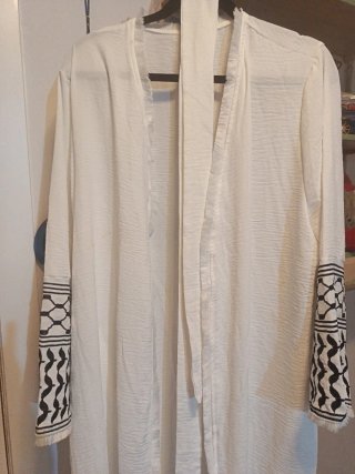 Kimono blanco con detalles