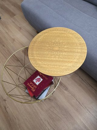Mesa auxiliar redonda madera dorada