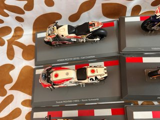 17 Maquetas Motos Carreras 1:18