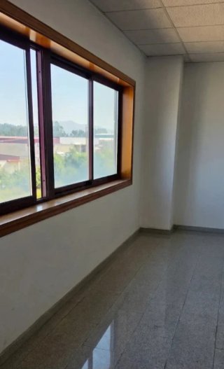 Oficina en alquiler en nave con baño independiente