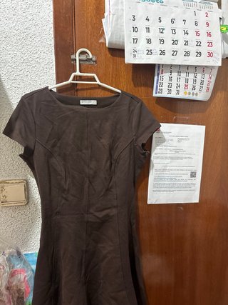 Vestido marrón corto manga corta