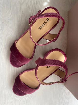 Sandalias Justfab terciopelo burdeos