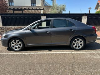 AVENSIS, ETIQUETA ( B )TRANSFERENCIA INCLUIDA!!!