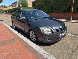 AVENSIS, ETIQUETA ( B )TRANSFERENCIA INCLUIDA!!!