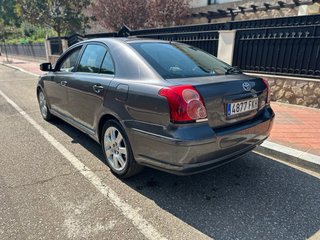 AVENSIS, ETIQUETA ( B )TRANSFERENCIA INCLUIDA!!!