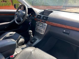 AVENSIS, ETIQUETA ( B )TRANSFERENCIA INCLUIDA!!!