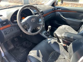 AVENSIS, ETIQUETA ( B )TRANSFERENCIA INCLUIDA!!!