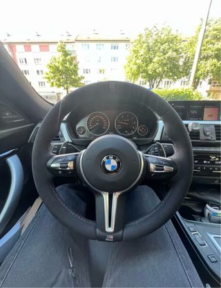 Volante BMW M con costuras