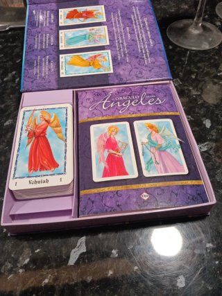 El Oráculo de los Angeles: Incluye 72 Cartas co...