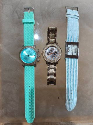 3 Relojes (Oro, Turquesa, azul y blanco)