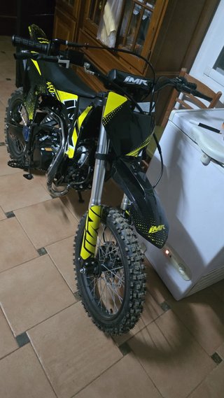 Pit Bike 140cc Motocross Negra y Amarilla