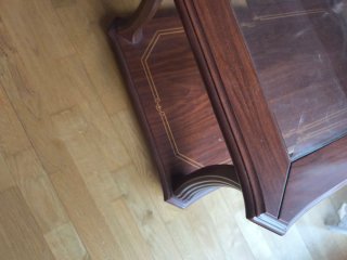 Mesa de centro de madera y cristal