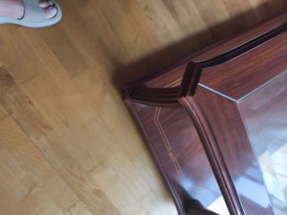 Mesa de centro de madera y cristal