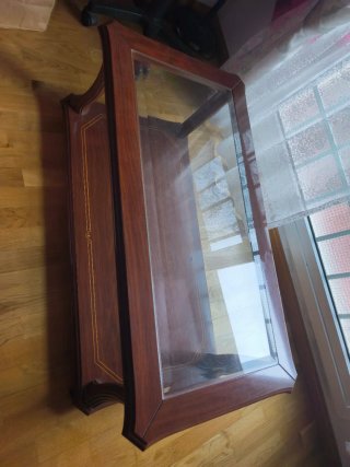Mesa de centro de madera y cristal