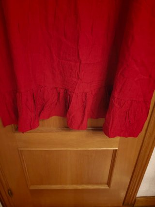 Vestido rojo largo con volante