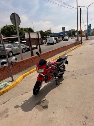 Honda CBR 125 R Roja y Azul