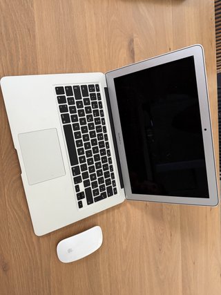 MacBook Air 13 2015 i5 8GB 128GB + extras