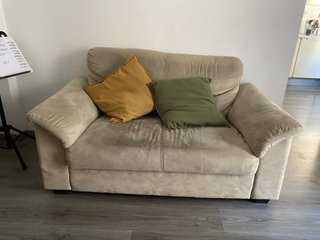 Urgente - Divano 2 posti beige come nuovo