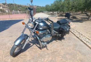 Suzuki Intruder 250cc Moto Custom