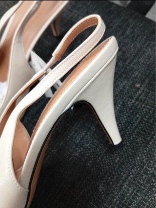 Salones destalonados H&M beige
