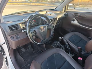 Toyota iQ iQ 1.0